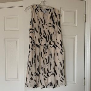 Nine West Black and Cream Printed V-Neck Dress